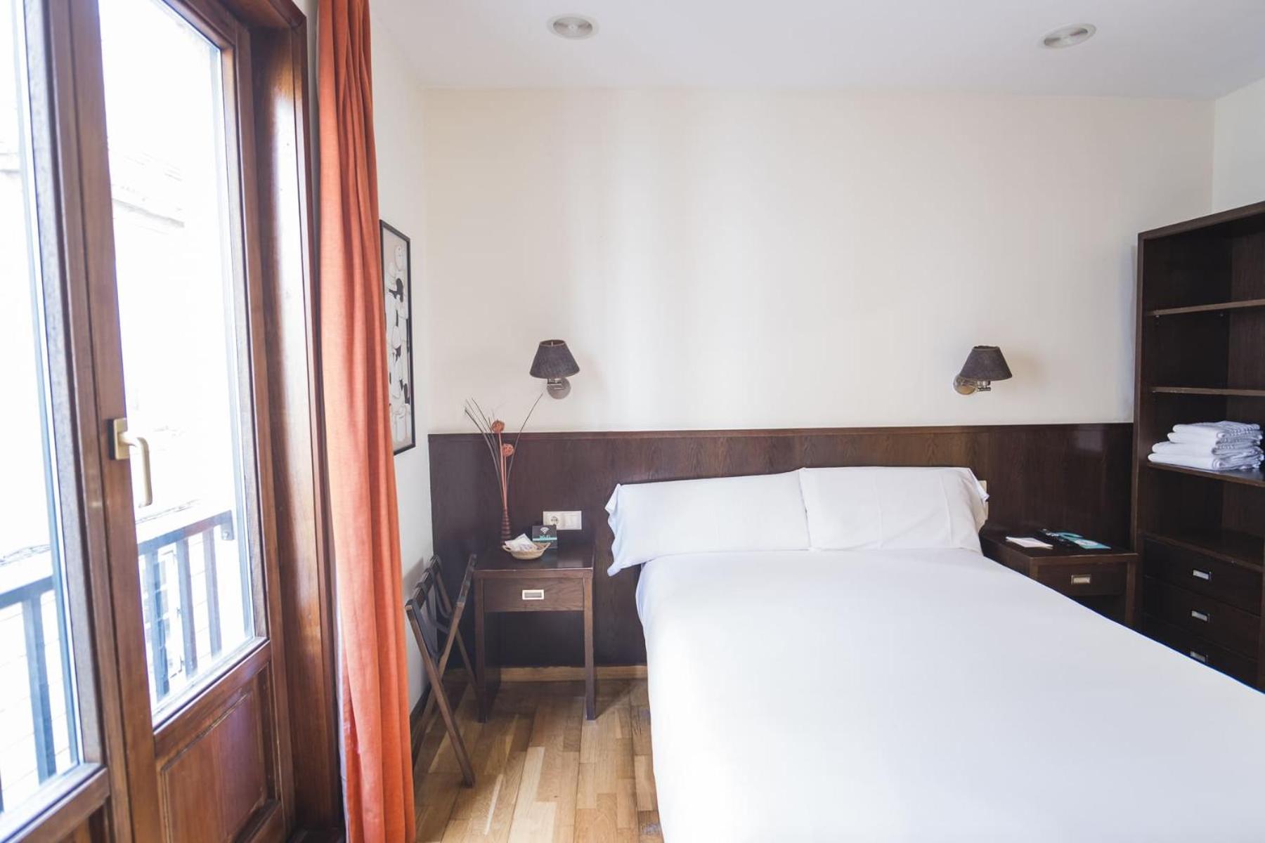 Hotel Alda Algalia Сантьяго-де-Компостела Экстерьер фото